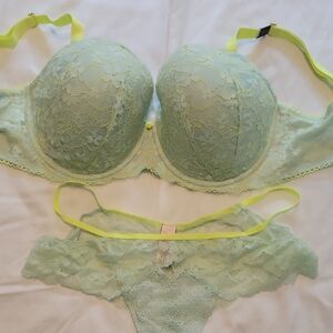 Victoria's Secret Light Green Underwire Lace Bra Set